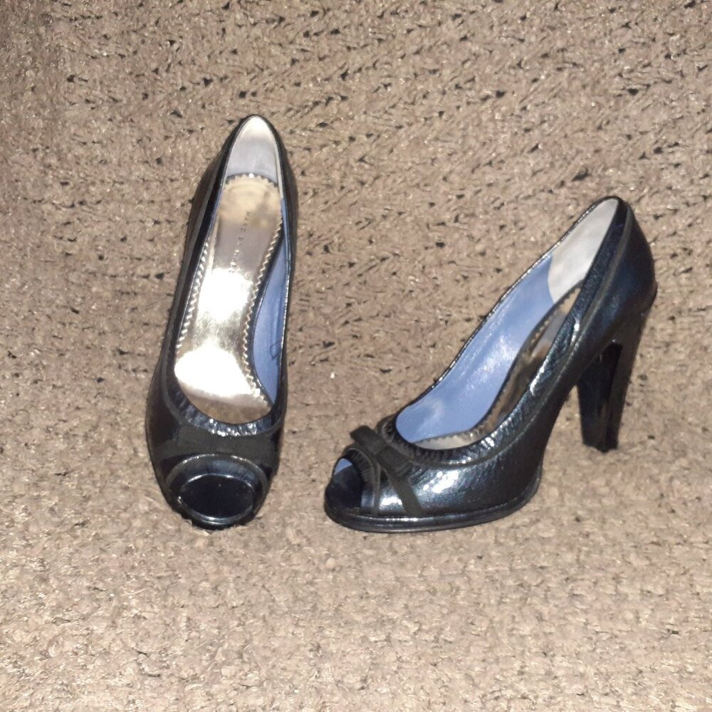 MARC BY MARC JACOBS-Metallic Blue Patent Leather Peep Toe Pumps/Bow-Sz 39-NM